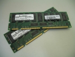 Kit 1 GB (2x 512 MB) Infineon PC133R ECC reg. SDRAM HYS72V64300GR