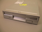 Floppy 1,44 MB Sony MPF920, silberne Frontblende