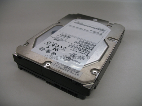 300 GB Seagate ST3300657SS Fujitsu P/N  A3C40114566 15K SAS HDD 8,89cm (3,5 Zoll)